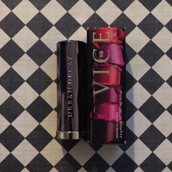 ๐๐NIB Urban Decay Mega Matte lipstick - Picture 1 of 3